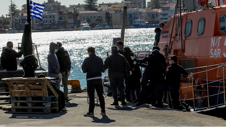 Ναυάγιο της Πάρου: ή Ύβρις των Χριστουγέννων Ναυάγιο της Πάρου: ή Ύβρις των Χριστουγέννων