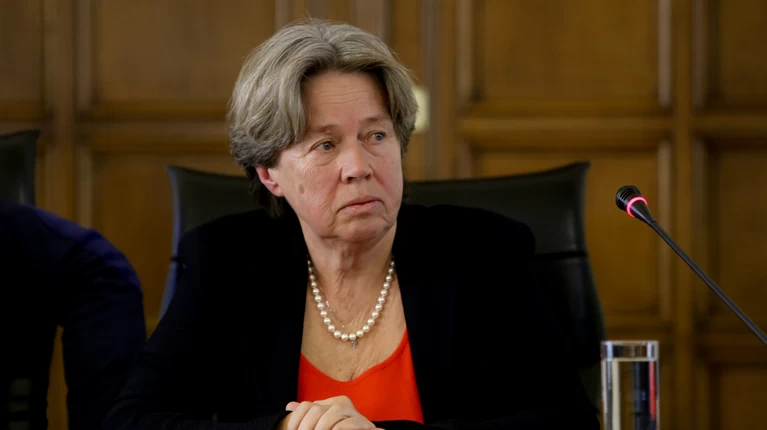 Αθηνά Λινού