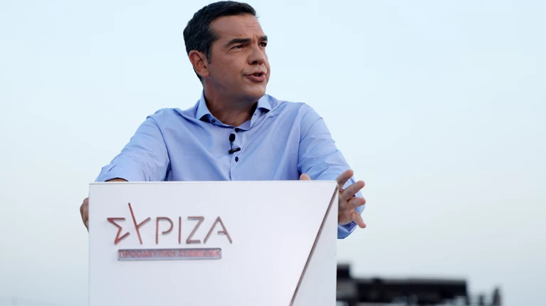 O Ale3hs Tsipras Tazei Ay3hsh Toy Katwtatoy Mis8oy Sta 800 Eyrw Kai 35wro Politikh Eidhseis