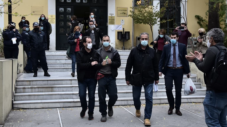 πολυτεχνείο προσαγωγές