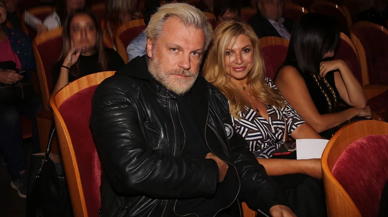 Kwstas Spyropoylos Sto Nosokomeio Me Koronoio 8etikh Kai H Xristina People Amp Style Eidhseis
