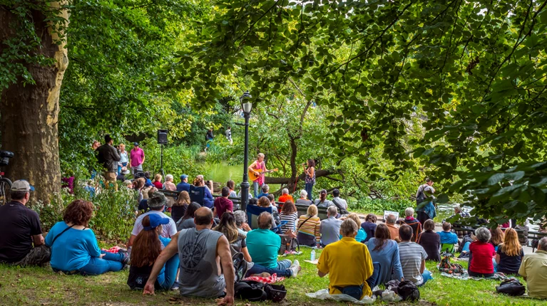 Το Athens gardens festival επιστρέφει για ένα μουσικό ταξίδι στους  κήπους... | Πολιτισμός Ειδήσεις