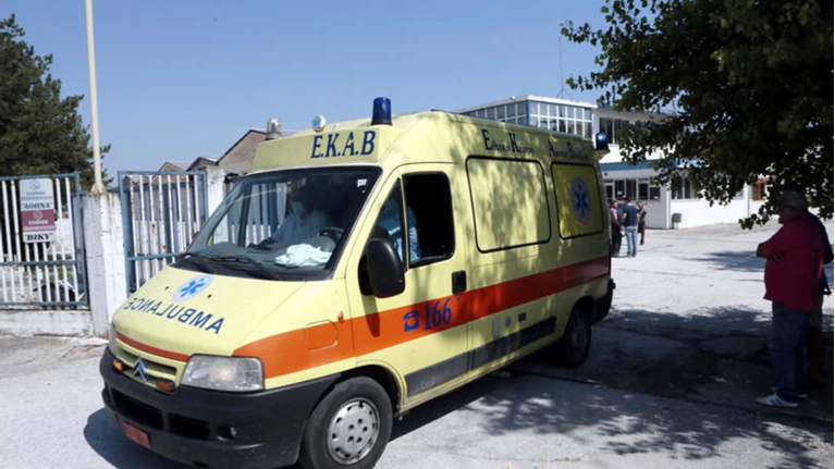 Kατέληξε στο ασθενοφόρο καθηγήτρια πανεπιστημίου