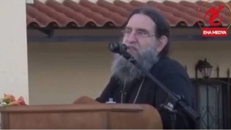Ιερέας