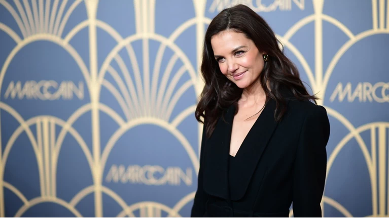 KATIE HOLMES