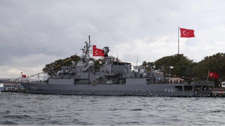 Ομηρος των πραξικοπηματιών ο αρχηγός τουρκικού στόλου στη φρεγάτα Γιαβούζ