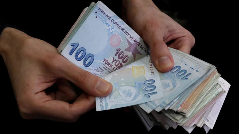 Η επιχείρηση στη Συρία οδηγεί σε πτώση την τουρκική λίρα