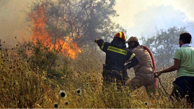 Σε εξέλιξη δασική πυρκαγιά στους Γαργαλιάνους