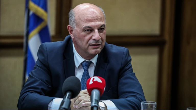 Υποχώρηση Τσιάρα: Αποσύρεται η διάταξη για τη βλασφημία