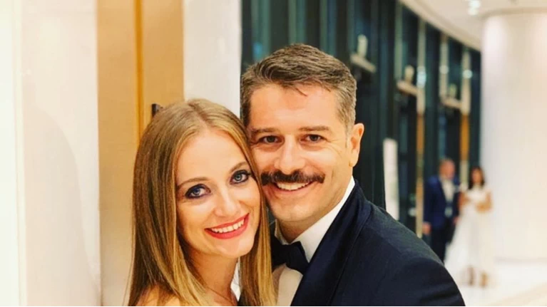 Η ανατρεπτική πρόταση γάμου του Αλ.Μπουρδούμη στη Λένα Δροσάκη - Βίντεο