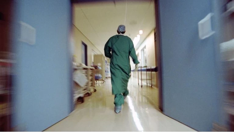 Σε κρίσιμη κατάσταση παραμένουν 11 εγκαυματίες στις ΜΕΘ